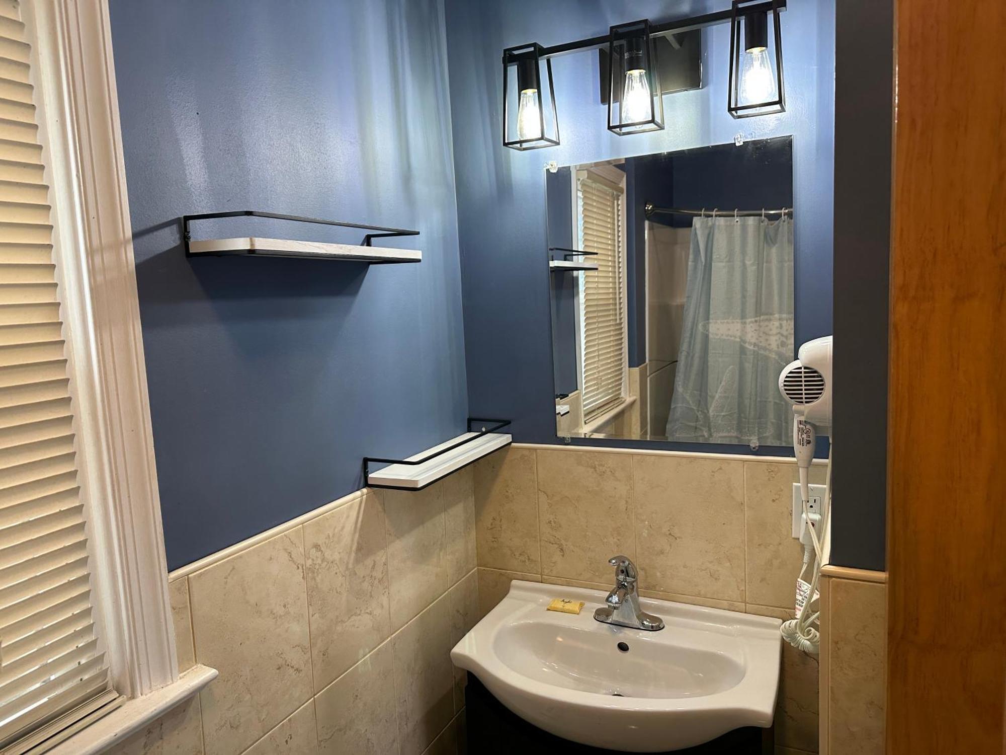 Newly Renovated 2 Bedroom House Hébergement de vacances Seaside Heights